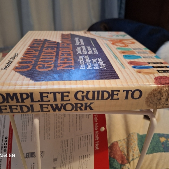 Guide to needlework book like new - Picture 2 of 3